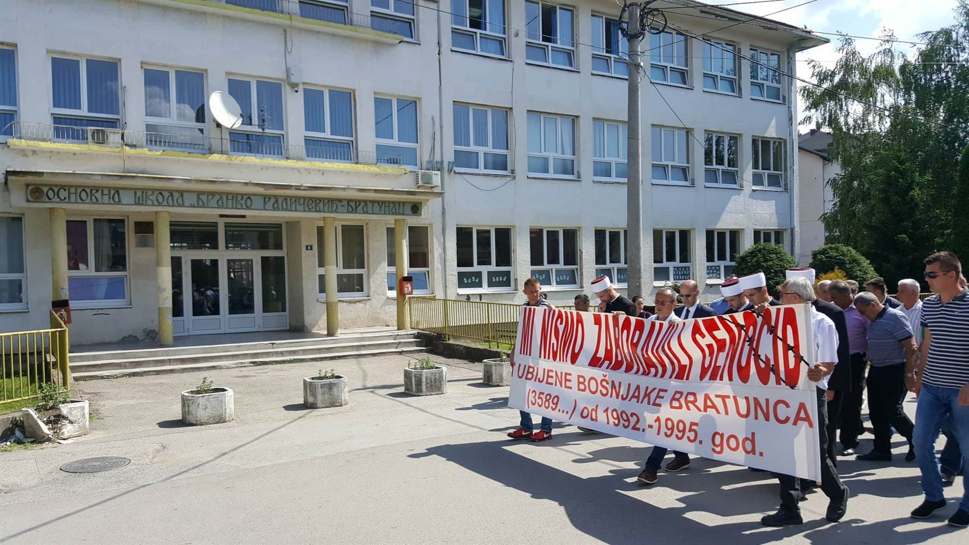 Refik Begić, Osnovna škola “Vuk Karadžić”, Bratunac